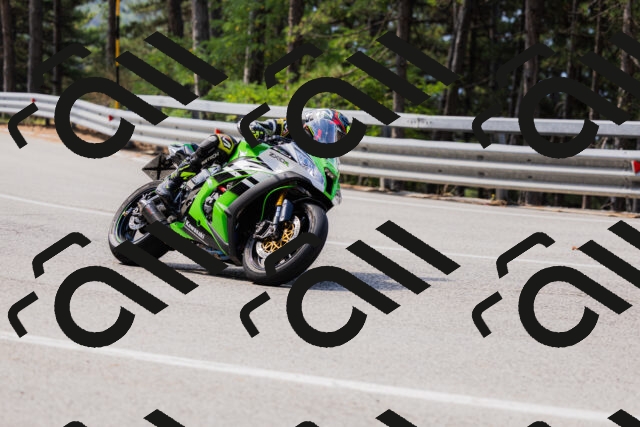 202508161059-_04A0481_c3