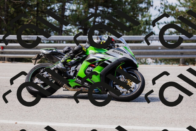 202508161059-_04A0482_c3