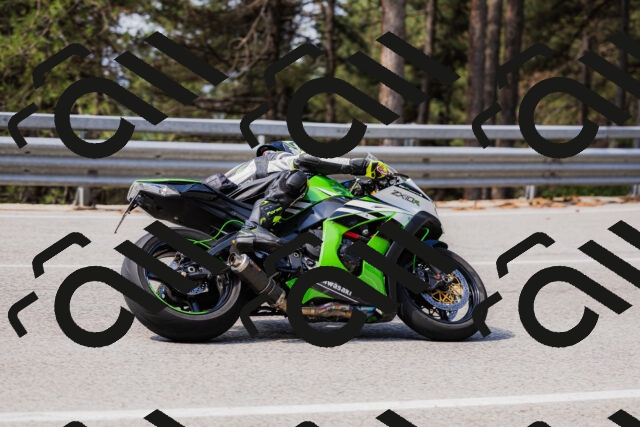 202508161059-_04A0483_c3