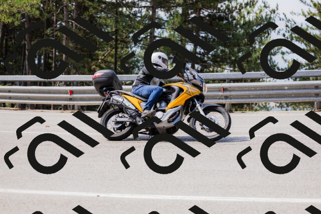 202508161100-_04A0491_c3