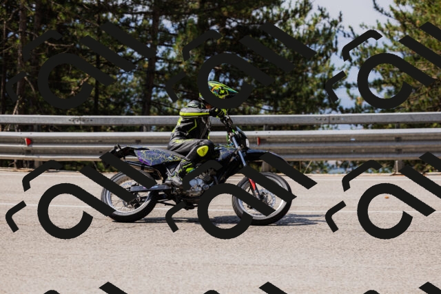 202508161106-_04A0529_c3