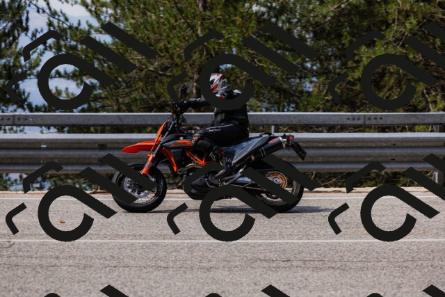 202508161109-_04A0546_c3