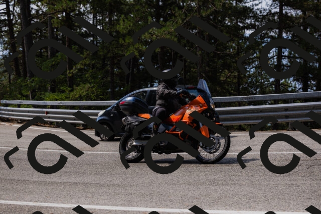 202508161125-_04A0660_c3