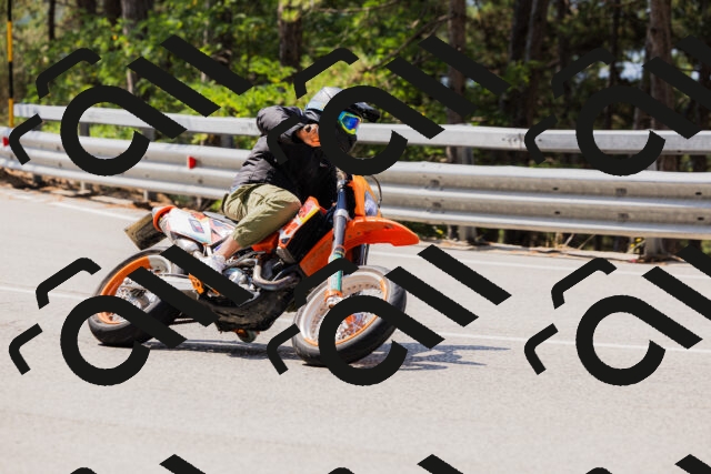 202508161132-_04A0690_c3