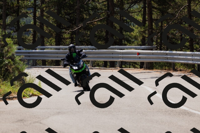 202508161147-_04A0785_c3