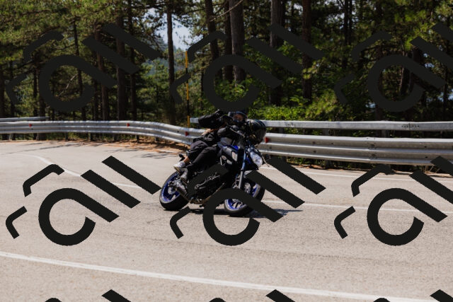 202508161152-_04A0825_c3