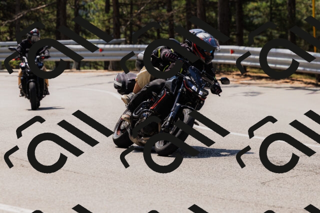 202508161158-_04A0876_c3