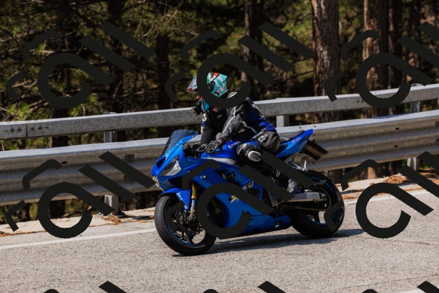 202508161201-_04A0885_c3