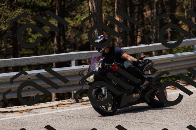 202508161201-_04A0888_c3