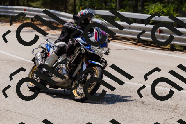 202508161201-_04A0890_c3