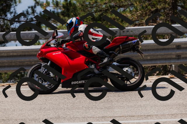 202508161204-_04A0901_c3