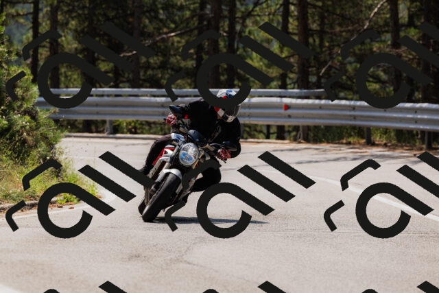 202508161204-_04A0910_c3