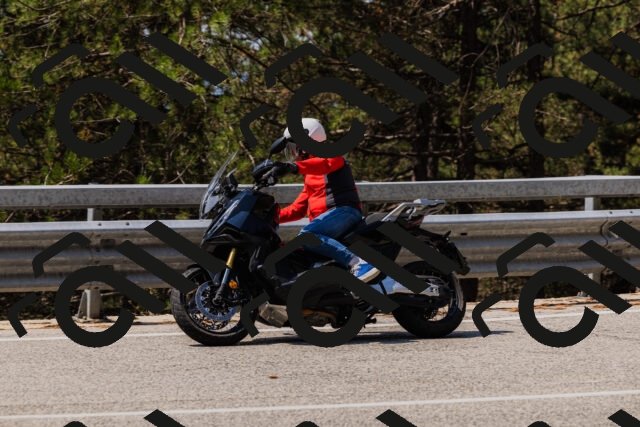 202508161207-_04A0939_c3