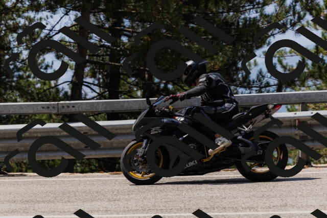 202508161208-_04A0943_c3