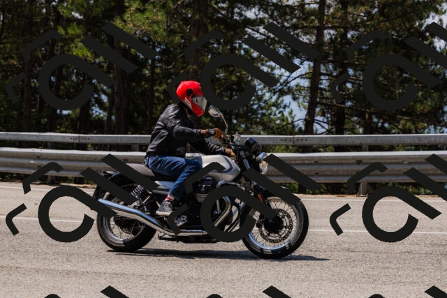 202508161208-_04A0948_c3