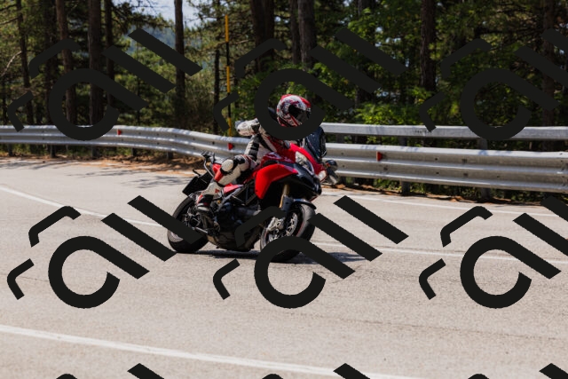 202508161209-_04A0954_c3