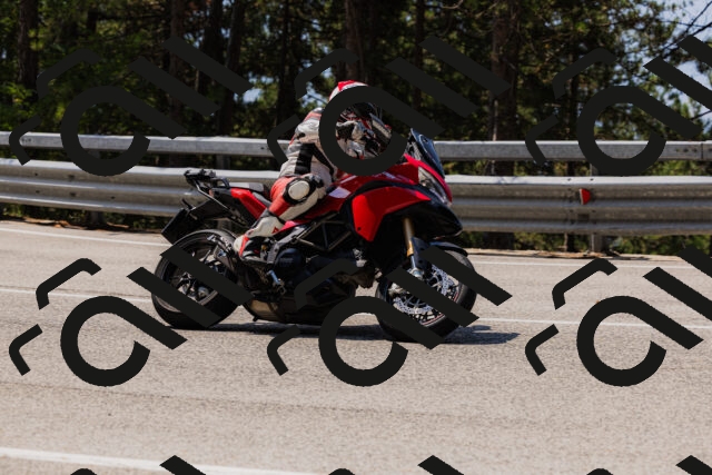 202508161209-_04A0955_c3