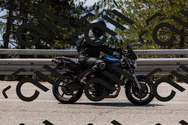 202508161211-_04A0970_c3