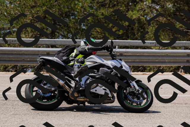 202508161212-_04A0997_c3