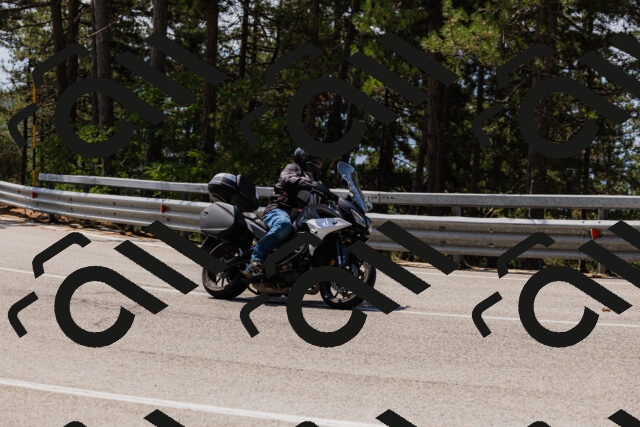 202508161212-_04A0999_c3