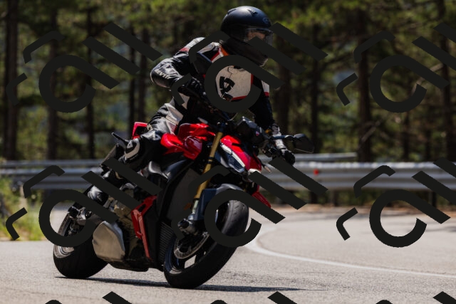 202508161222-_04A1055_c3