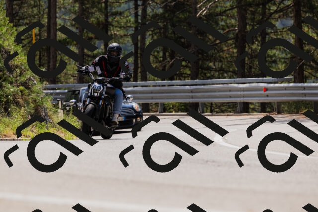 202508161225-_04A1074_c3