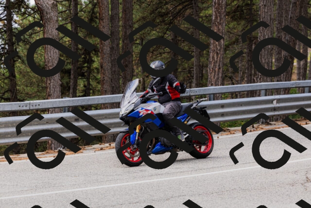 202508161244-_04A1181_c3