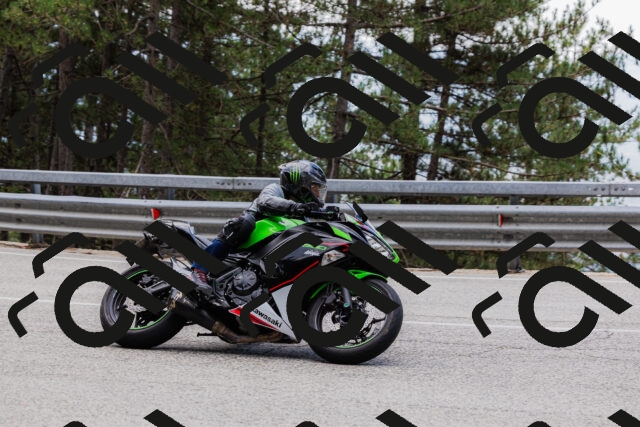 202508161249-_04A1215_c3