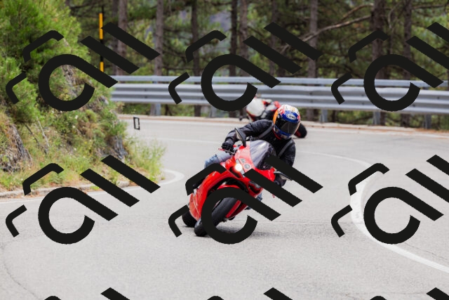 202508161302-_04A1332_c3