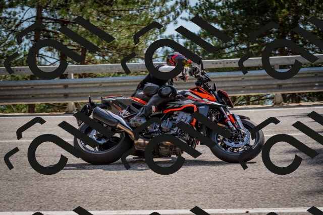 202508161601-DSC_6236_c2