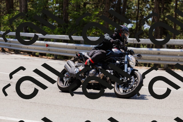 202508171235-_04A3534_c3