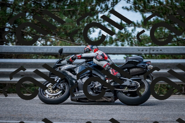 202508231111-DSC_6496_c2