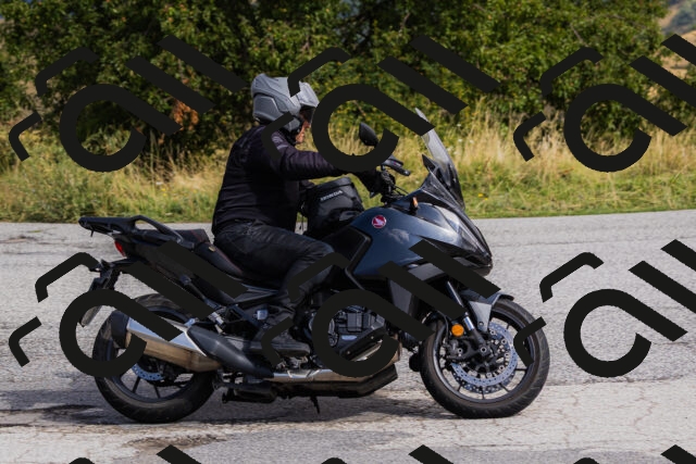 202508231038-_04A5178_c3