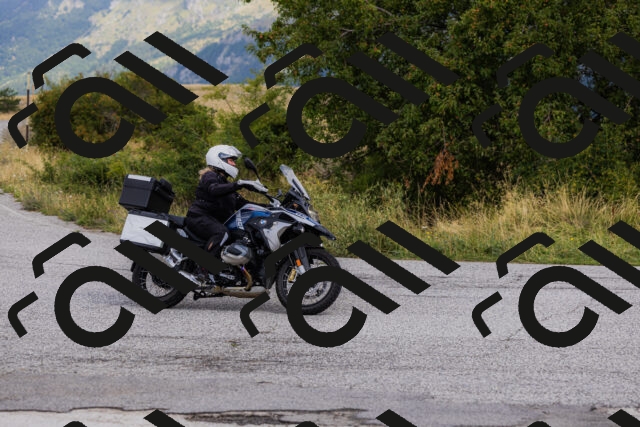 202508231053-_04A5186_c3