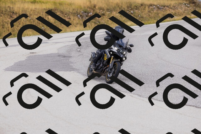 202508231057-_04A5210_c3