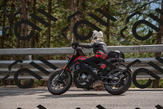 202508231540-DSC_7472_c4_