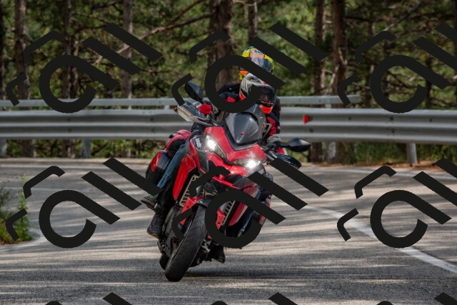 202508231600-DSC_7533_c4_