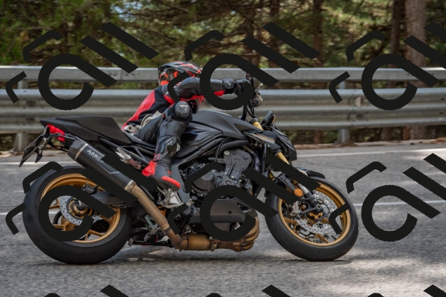 202508231614-DSC_7570_c4_