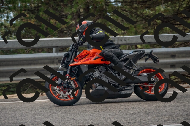 202508231620-DSC_7587_c4_