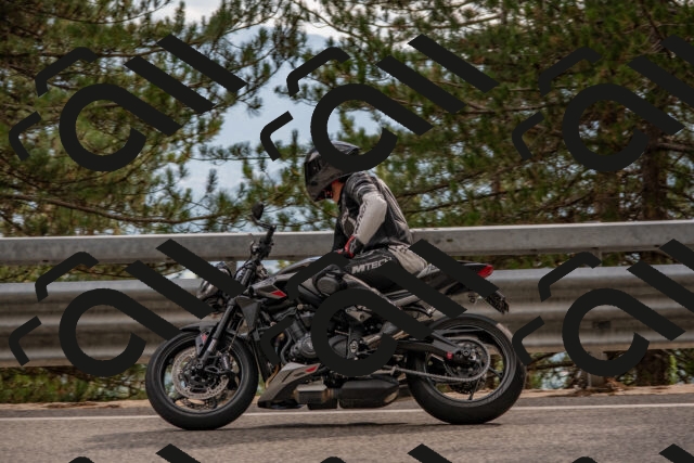 202508231620-DSC_7590_c4_