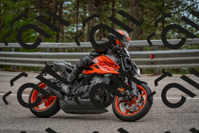 202508231645-DSC_7676_c4_