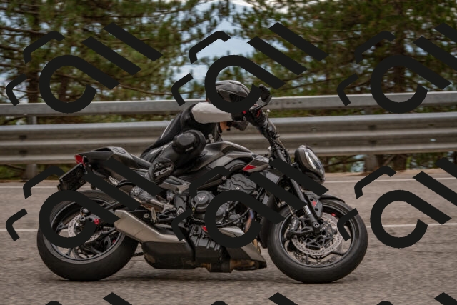 202508231645-DSC_7679_c4_