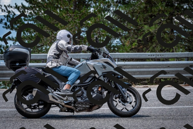 202508241200-DSC_7600_c2