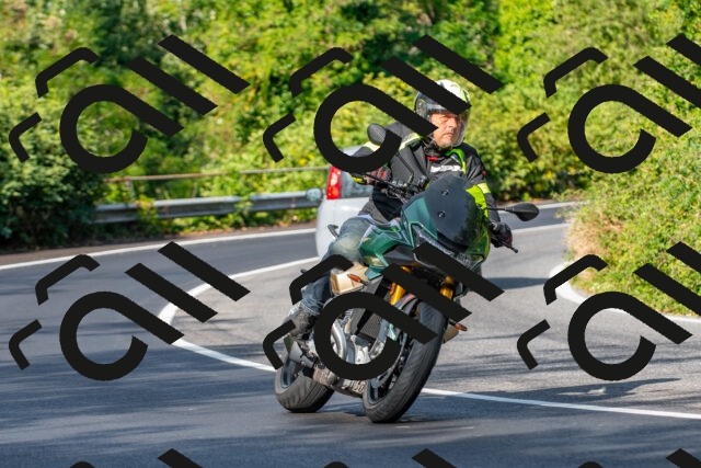 20250823095121_-R026889_r2