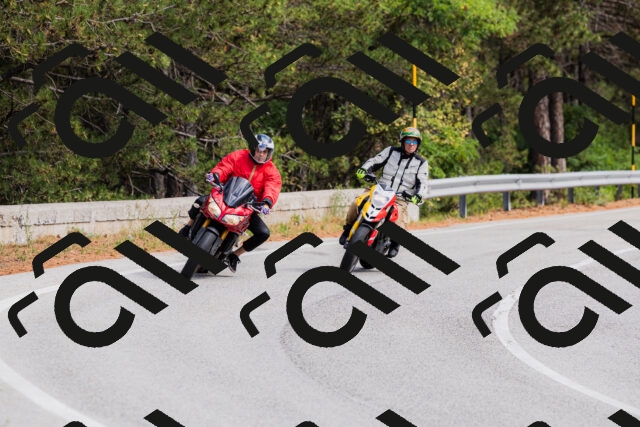 202508301128-_04A5443_c3