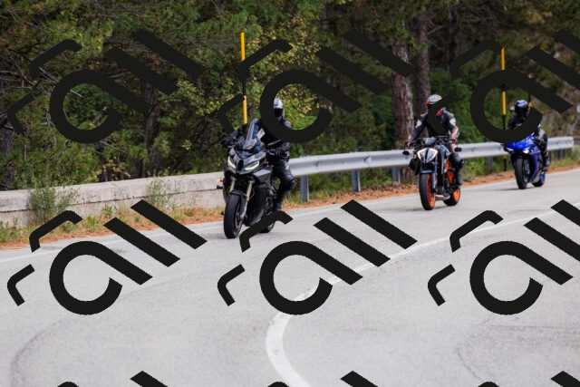 202508301135-_04A5489_c3