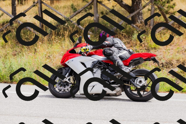 202508301155-_04A5516_c3