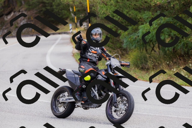 202508301159-_04A5526_c3