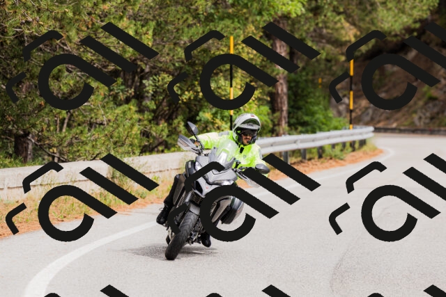 202508301213-_04A5548_c3