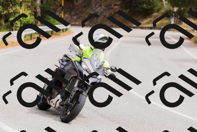 202508301213-_04A5550_c3